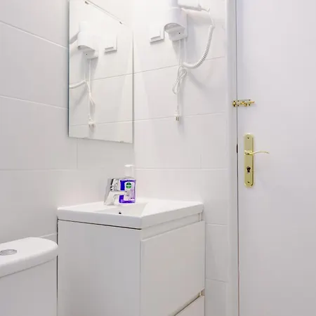 Quarto em Acomodações Particulares House Arroios *